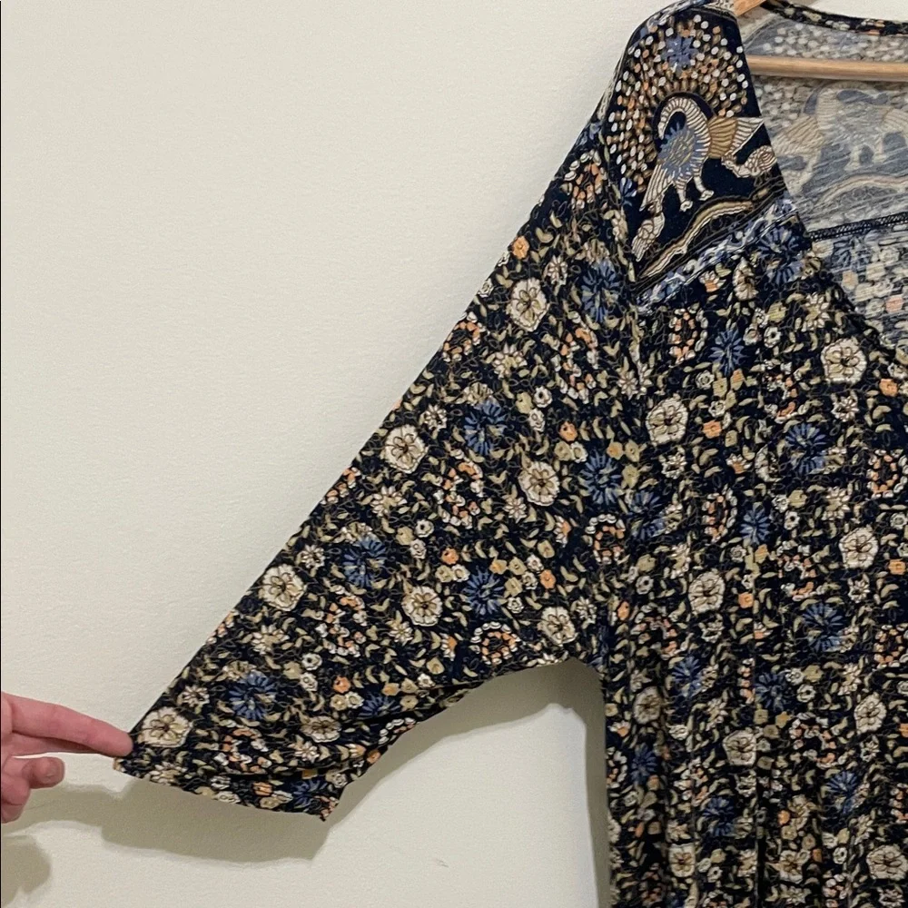 Lucky Brand Blue Floral V-Neck Button-down Top - Soft Knit Tunic, Size 3X - Picture 2 of 11